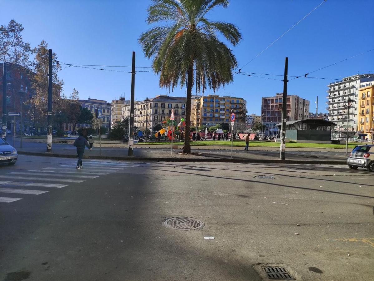 Na' Stanza In Piazza Lägenhet Neapel Exteriör bild